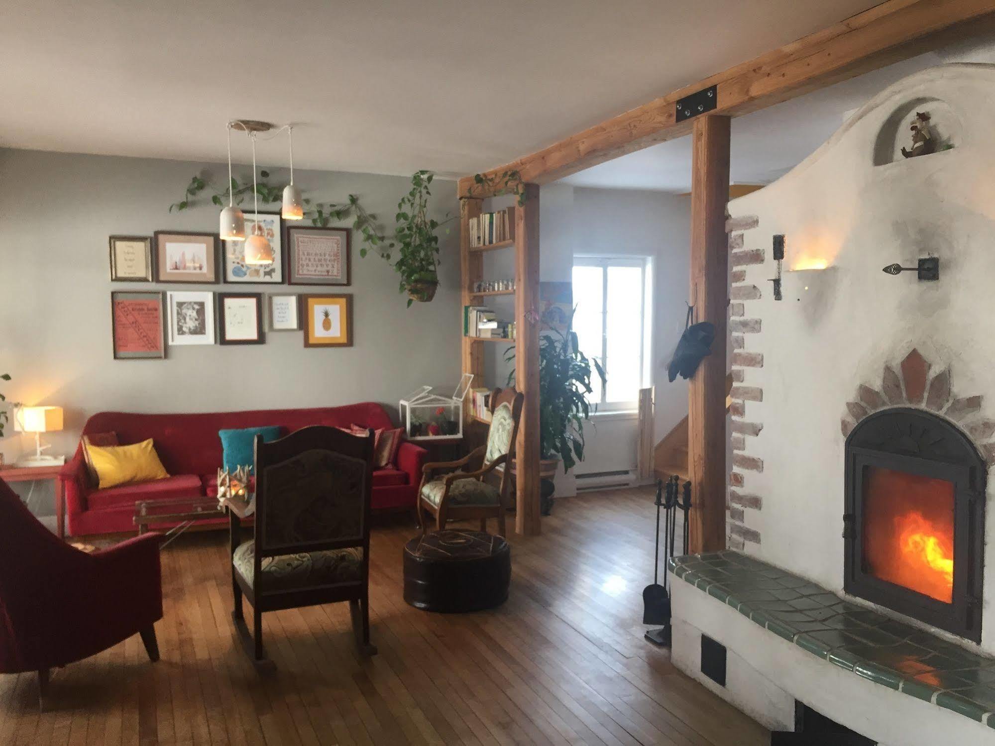 Almatoit Bed and Breakfast Exteriör bild